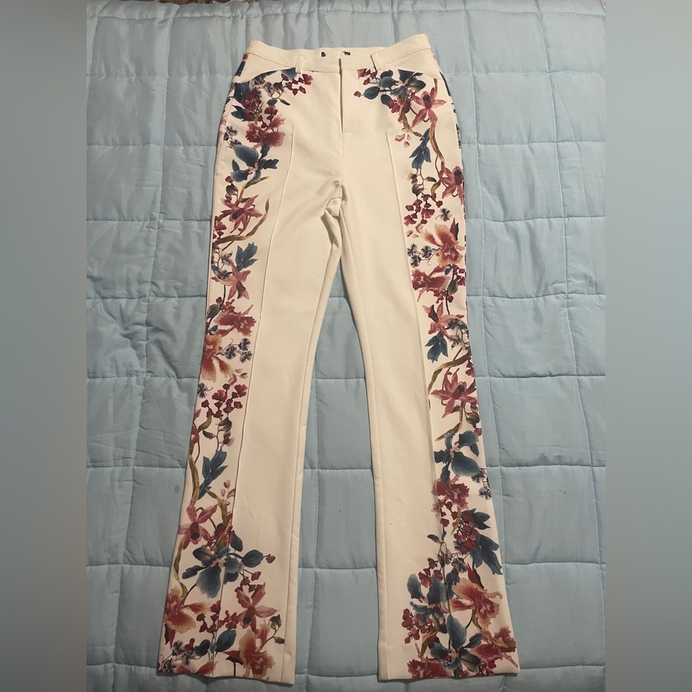 High-rise Pant with floral accents